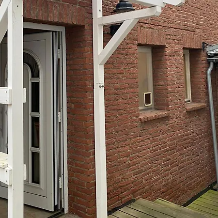 Beautiful House In Apartment Koenigswinter